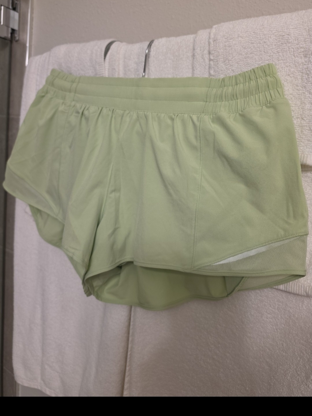 Lululemon Hotty Hot shorts "Lemongrass"
